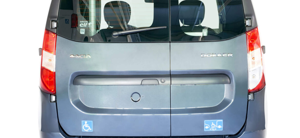 Dacia Dokker Gepäcknetz Halterung einbauen - TomTuT Blog
