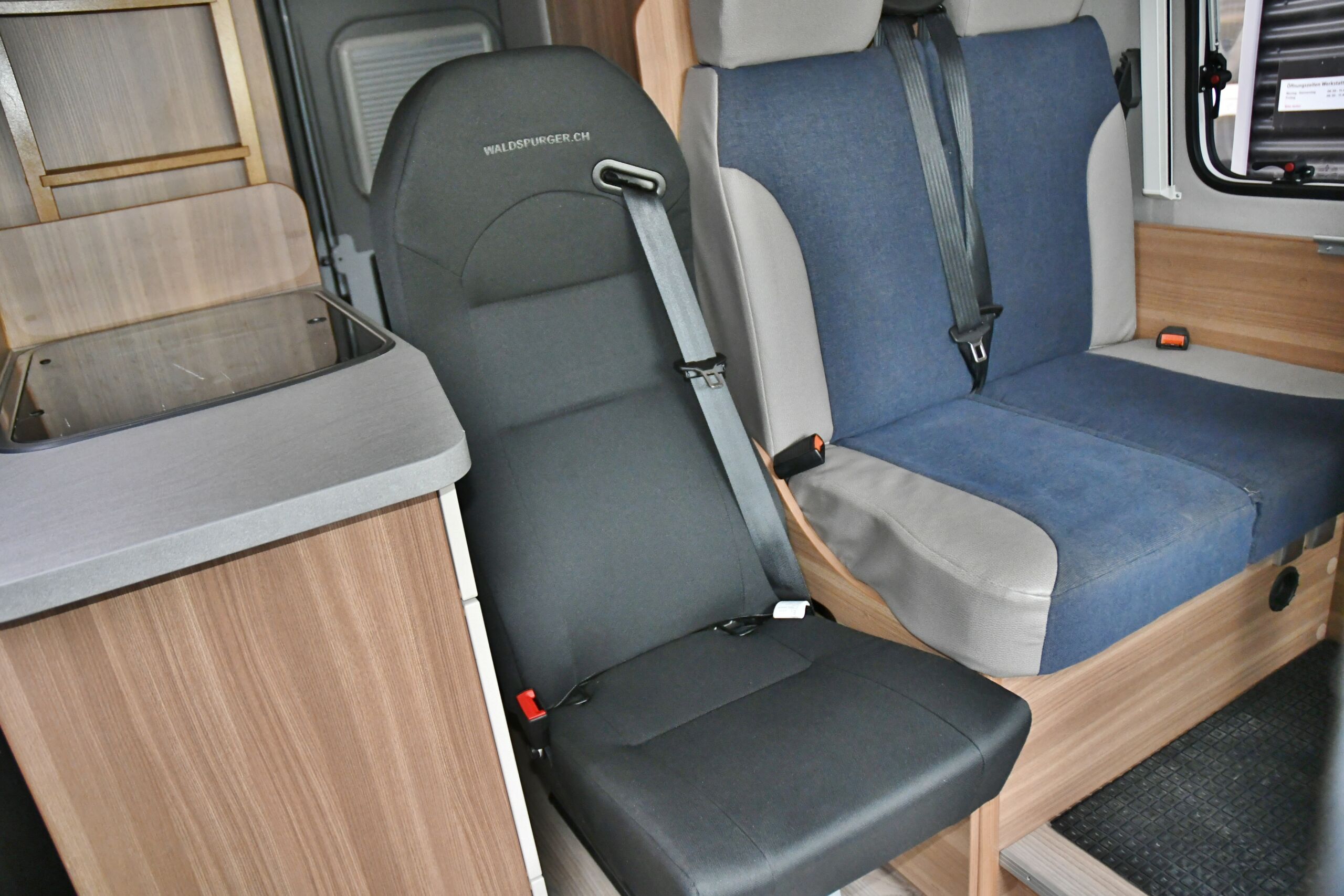 Rücksitzbank Rückwand (die Verkleidung der hinteren Sitzbank zu dem  Kofferraum hin). Passend für Citroen DS Limousine