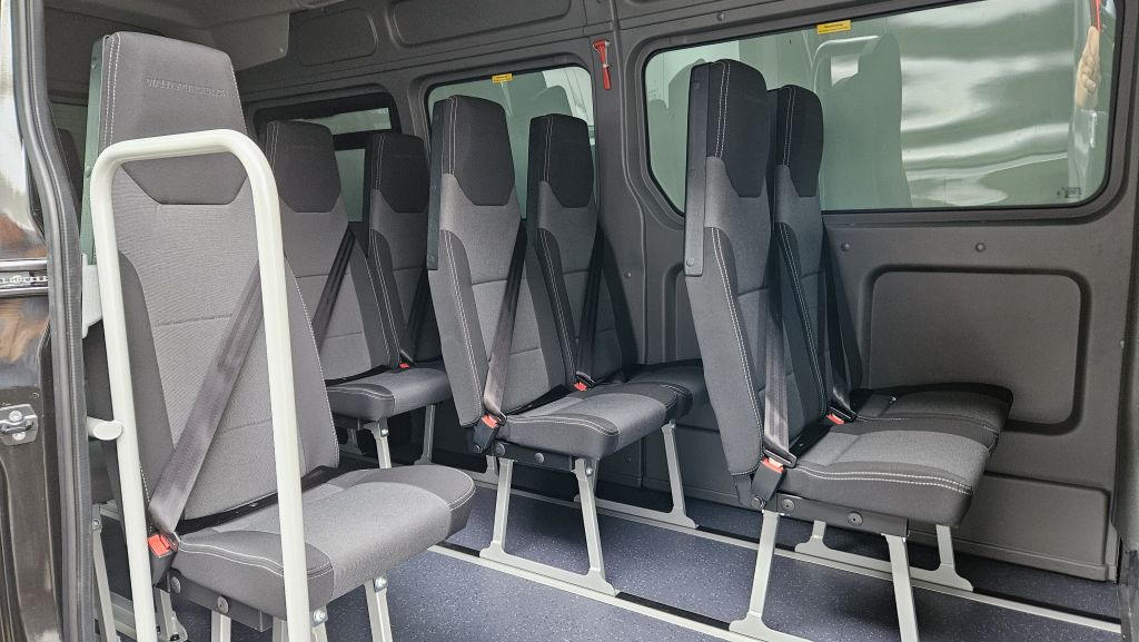 Sie transportieren auch Kinder im Rollstuhl? Dank unserer grossen Sitzauswahl, können wir verschiedene Produkte kombinieren und so ein Fahrzeug schaffen, das genau Ihren Bedürfnissen entspricht.