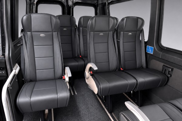 Waldspurger-Sitz-Kleinbus-Veralis-01